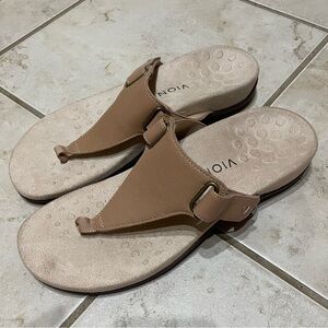 Vionic Wanda Leather Thong Sandal Adjustable Strap Macaroon Tan Basic Size 8.5